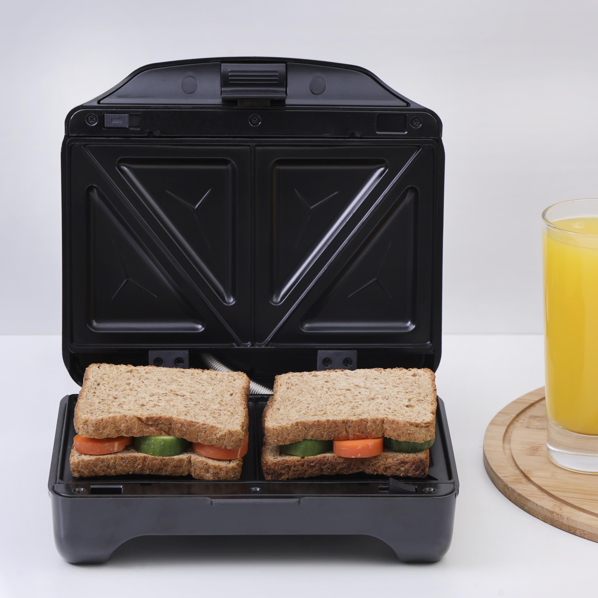 Order Geepas GSM5425 750W 2 Slice Sandwich Maker Cooks Delicious
