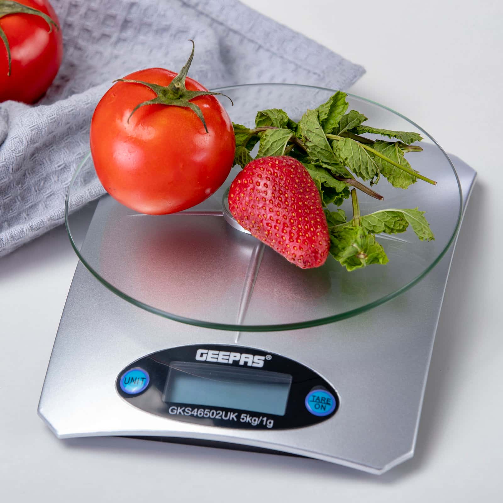 Geepas GKS46502UK Kitchen Weighing Scales Food Stainless Steel Top Panel, Digital Display - 2 Years Warranty