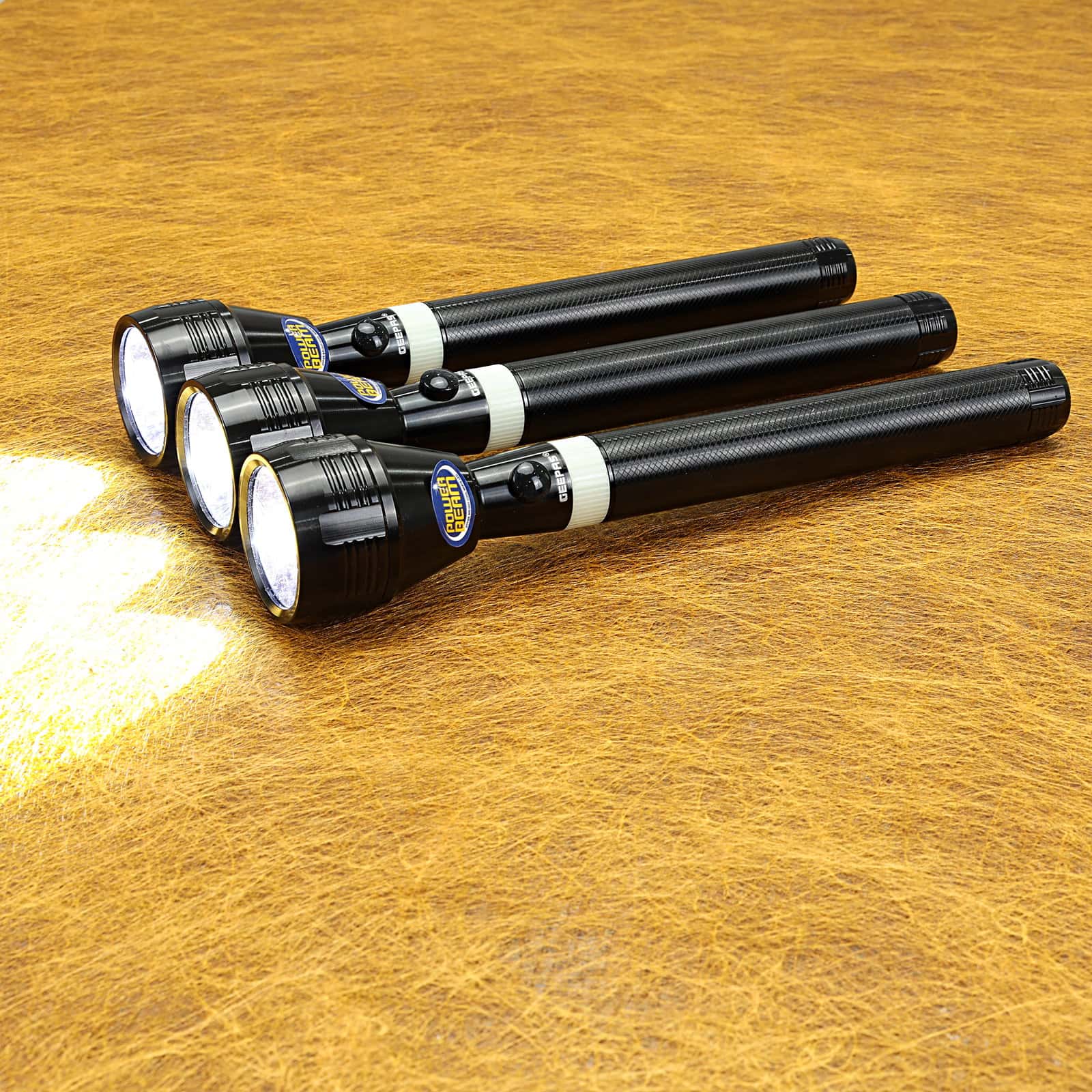 كشاف يدوي ( 3 قطع ) قابل لإعادة الشحن Geepas - Flashlight