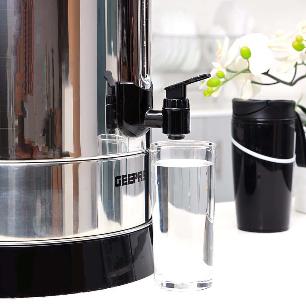 غلاية ماء كهربائية كبيرة بسعة 15 لتر Geepas Kettle Stainless Steel