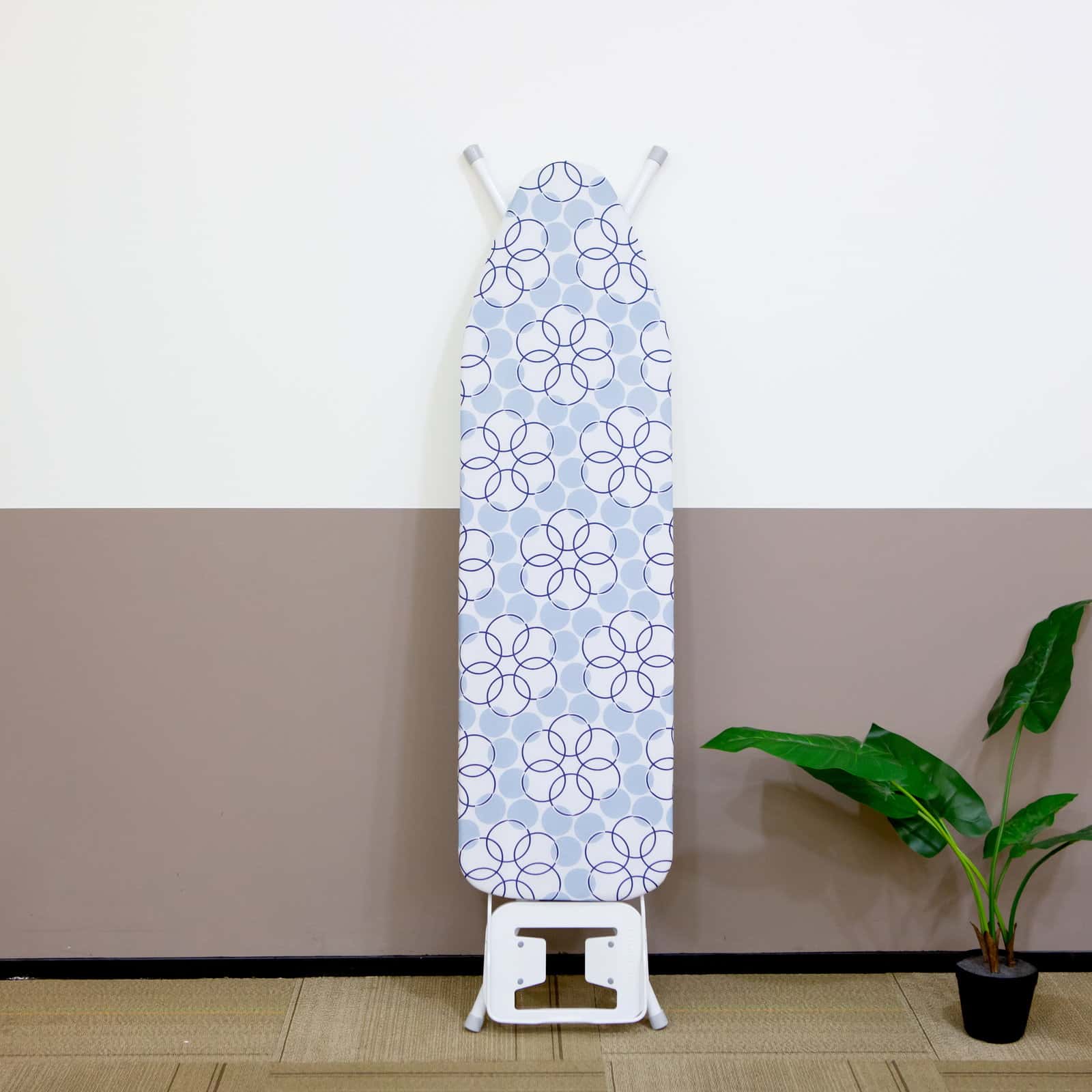 Royalford RF1510IB Mesh Ironing Board 134cmx33cmx88cm - Portable, Steam Iron Rest, Heat Resistant Cover |Lightweight Board with Adjustable Height & Rubber Feet Cover