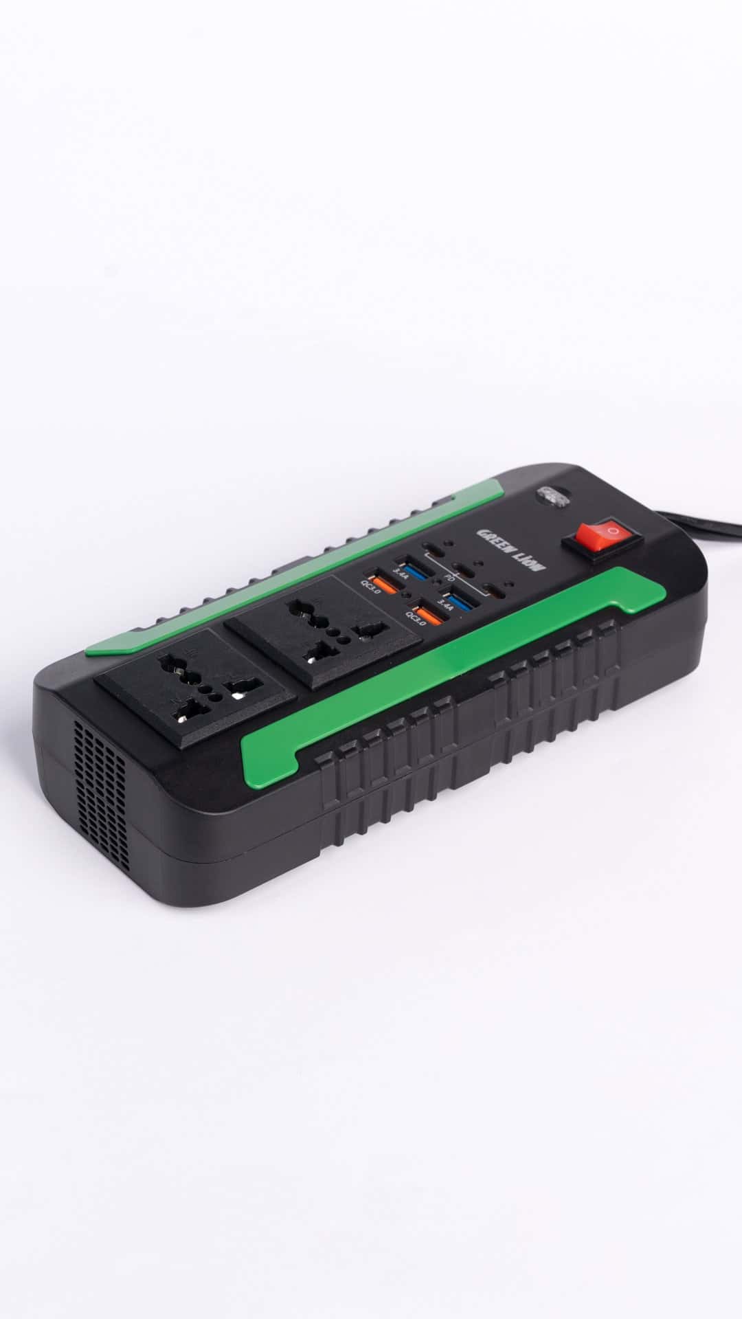 محول كهرباء للسيارة 300 واط جرين سبارك Green Lion Spark Power Inverter
