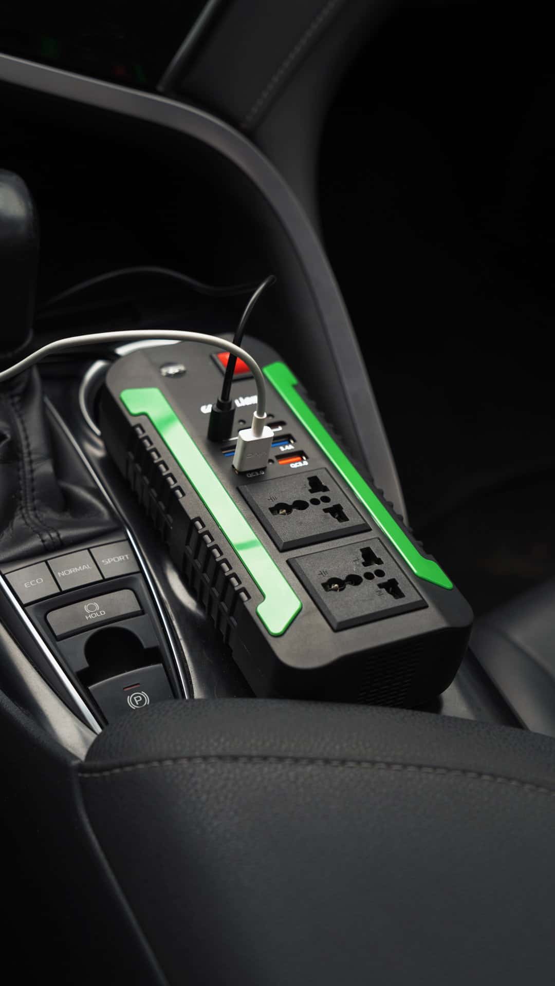 محول كهرباء للسيارة 300 واط جرين سبارك Green Lion Spark Power Inverter