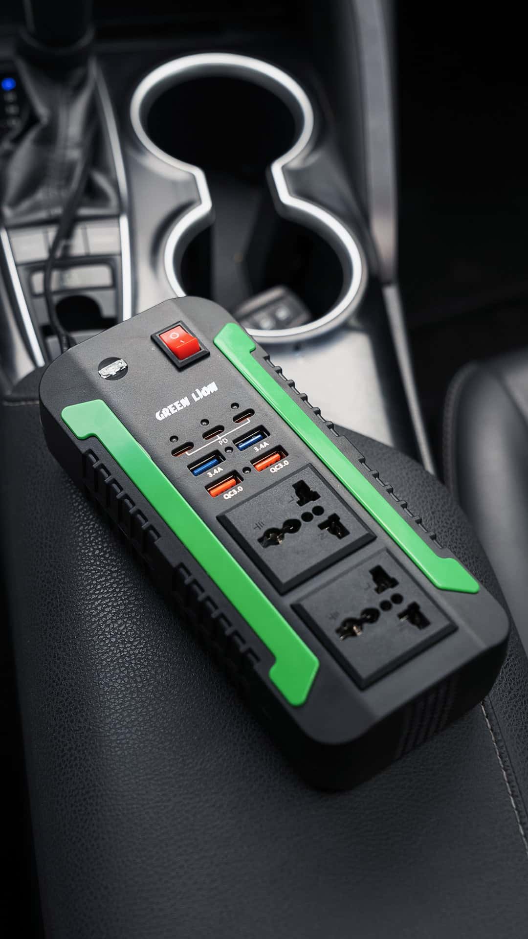 محول كهرباء للسيارة 300 واط جرين سبارك Green Lion Spark Power Inverter