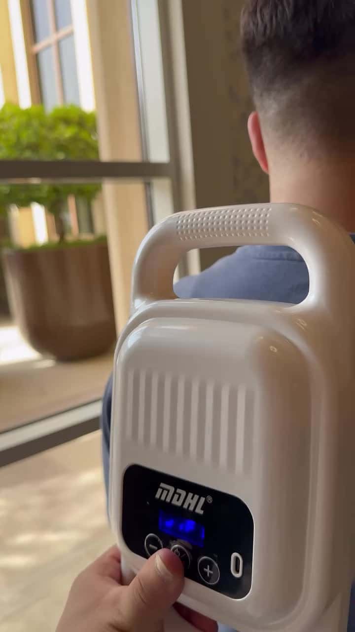 جهاز مساج الظهر 1800 مللي أمبير 4 سرعات قابلة للتعديل Handheld Four Heads Back Massager