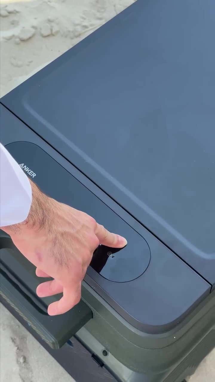 Anker EverFrost Dual-Zone Portable Cooler 53L with 299Wh Battery