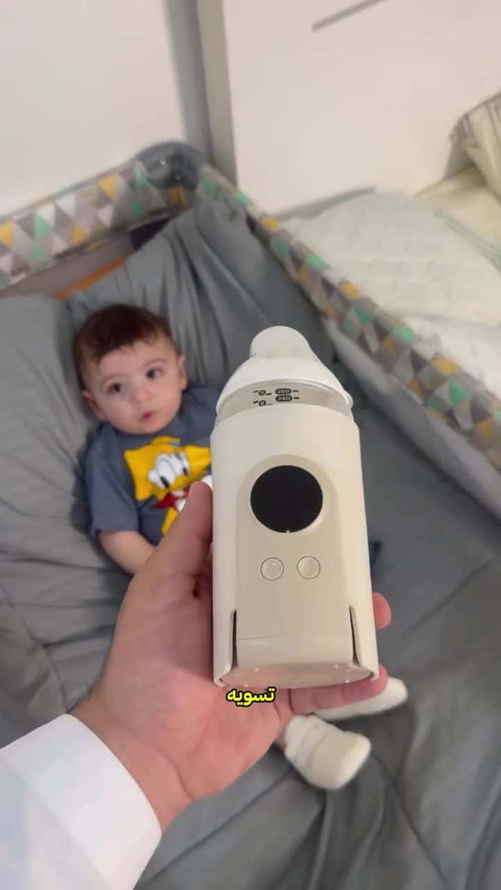 جهاز تسخين الرضاعات سخان حليب محمول للأطفال 8000 مللي أمبير Customized Baby Bottle Warmer Travel Milk Heater