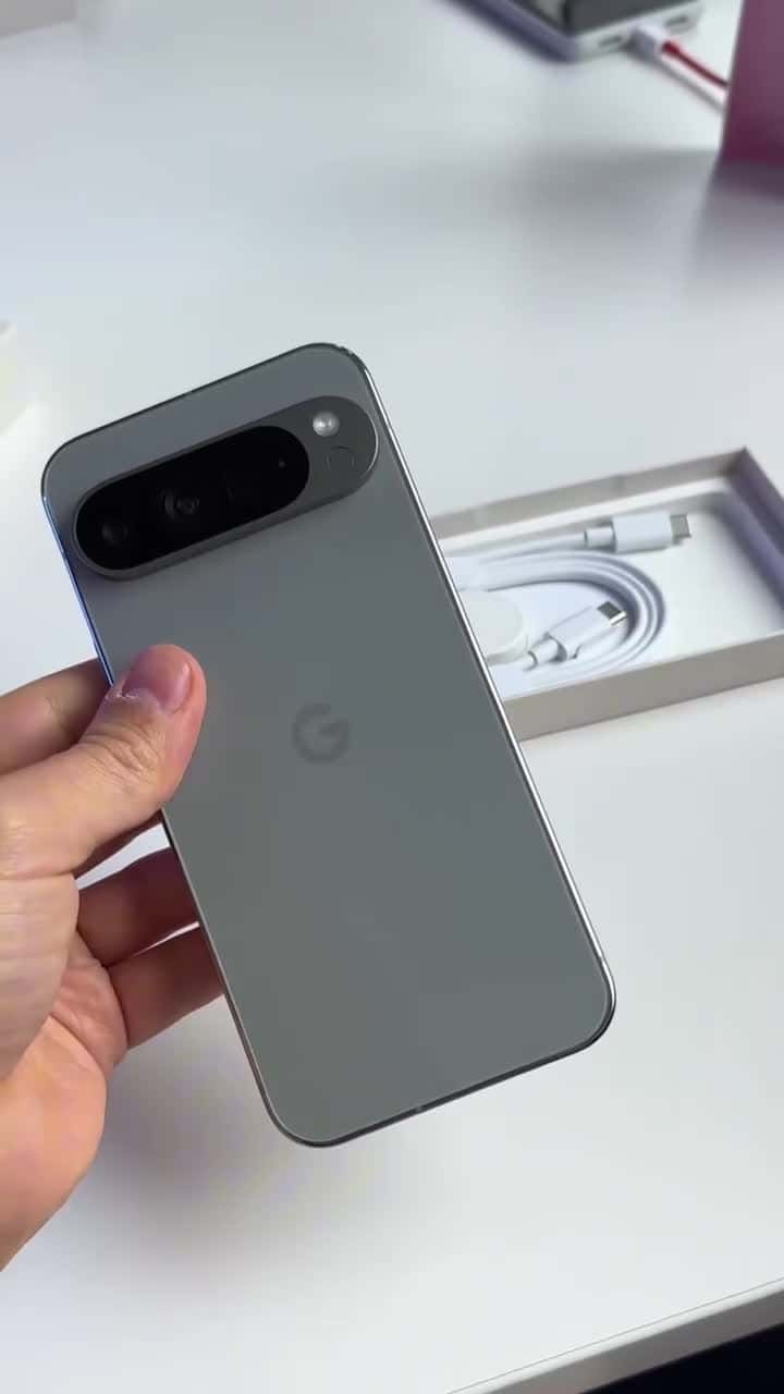 موبايل جوال جوجل بكسل 9 برو فولد رامات 16 جيجا - مساحة تخزين 256 جيجا نسخة استرالية Google Pixel 9 Pro Fold 5G Smartphone