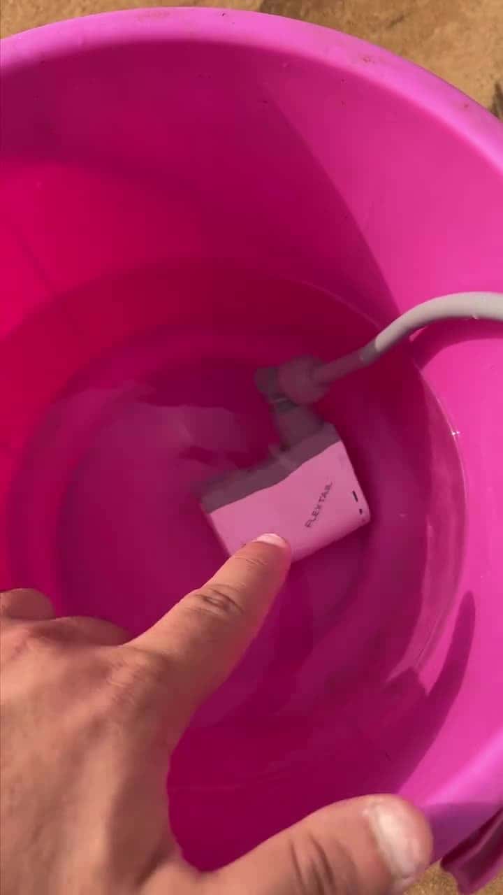 دش شاور متنقل للرحلات فليكس تيل 2500 مللي أمبير Flextail Tiny Portable Shower