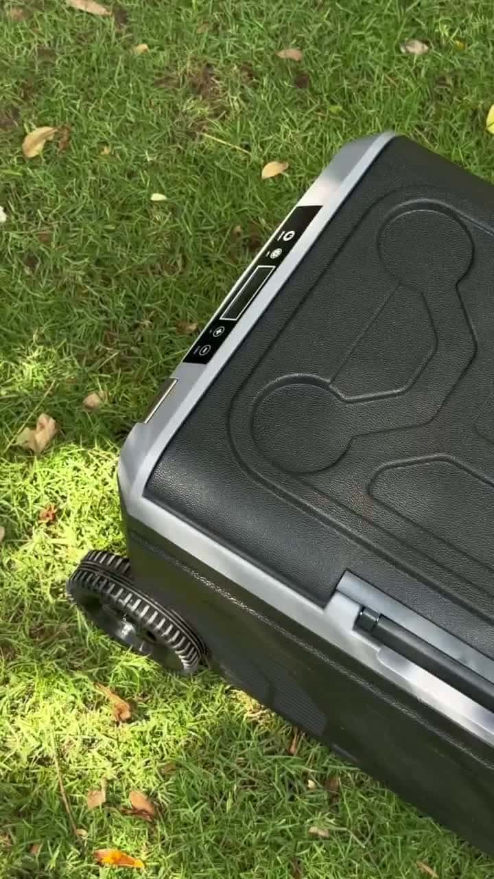 ثلاجة رحلات محمولة وفريزر بحجرتين تكتك 40 لتر حتى -20 درجة مئوية مع بطارية كبيرة Taktik Dual Compartment Portable Fridge And Freezer
