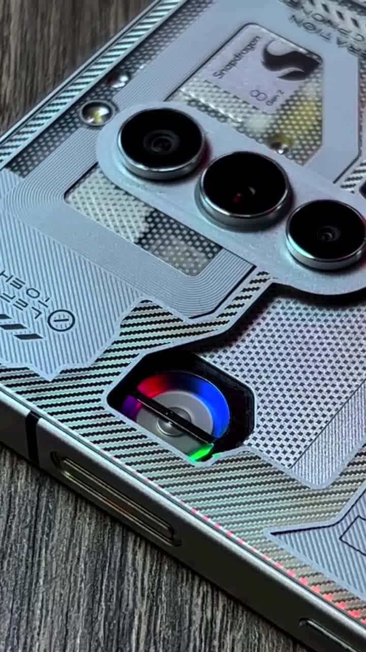 موبايل جوال نوبيا ريد ماجيك 8 برو شفاف رامات 16 جيجا 512 جيجا تخزين (مستعمل) Nubia Red Magic 8 Pro 5G (Used)