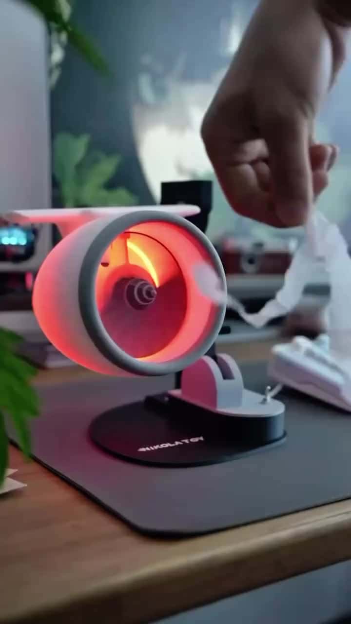 مروحة صغيرة مع مرطب هواء مدمج على شكل محرك طائرة Aircraft Engine Fan Adjustable Speed With Humidifier