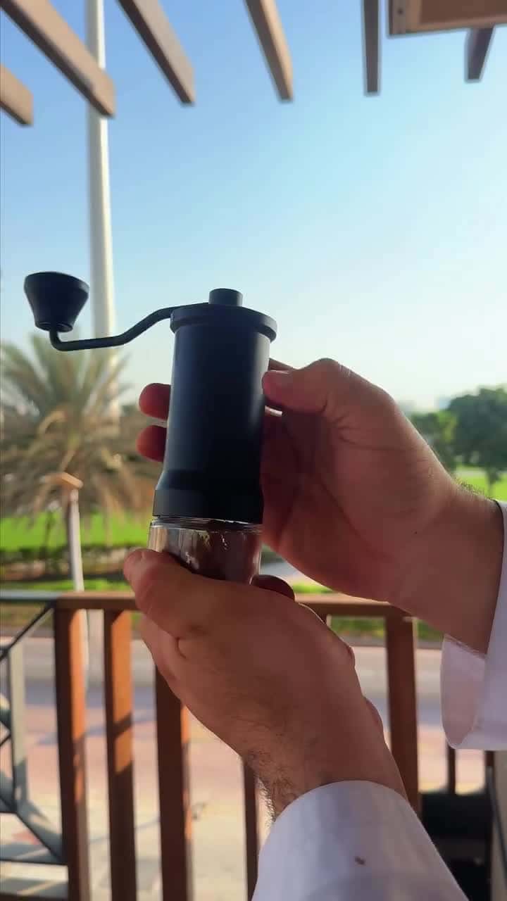 مطحنة قهوة يدوية سعة 35 غرام أسود ليبريسو LePresso High Precision Conical Burr Grinder ( Glass Container )