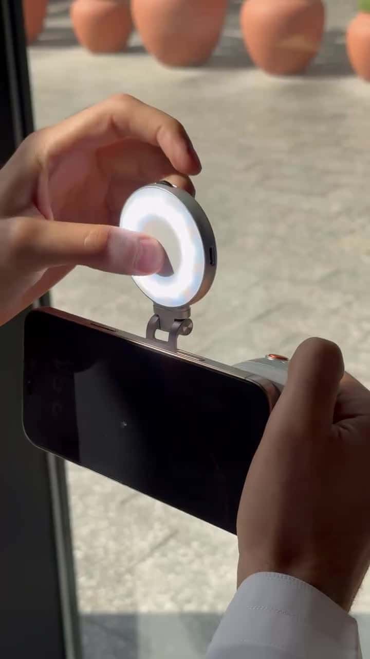 مسكة تصوير للجوال احترافية تيليسين مع اضاءة تصوير للجوال ليد مغناطيس رينج لايت Telesin Fun Shot Magnetic Grip And C03 Ring Light