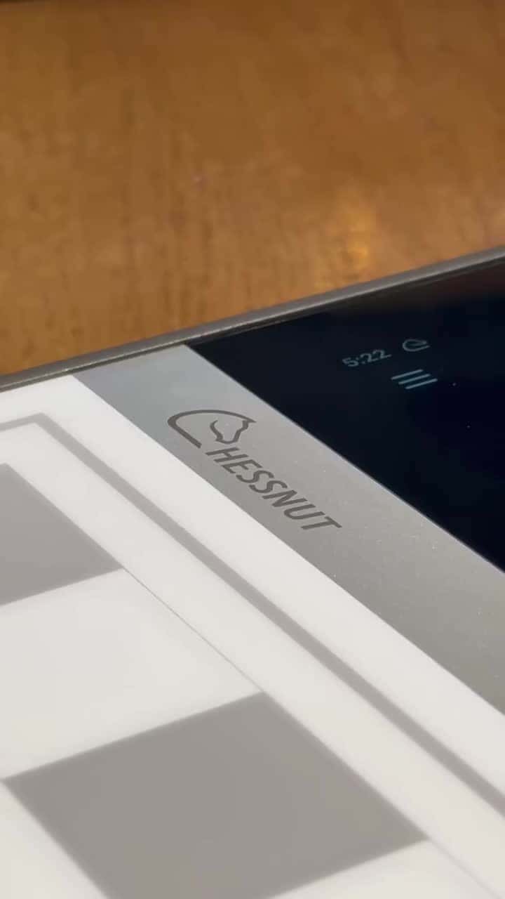 طاولة شطرنج ذكية تعمل بالذكاء الاصطناعي مع شاشة 12.3 بوصة Chessnut Evo - The Future of Ultra Smart AI Chessboard