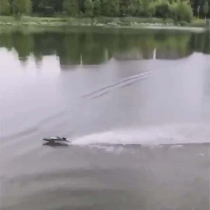 قارب السباق السريع - جهاز تحكم