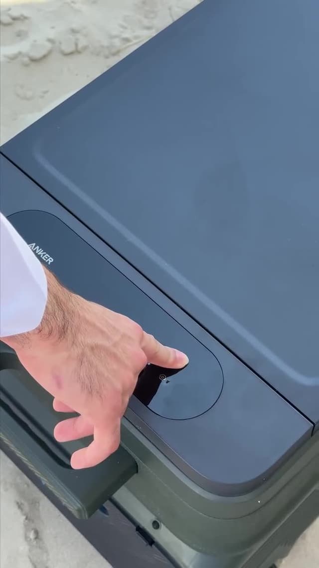 ثلاجة رحلات متنقلة أنكر ايفر فروست 53 لتر 299 واط/ساعة Anker Dual-Zone Portable Cooler Refrigerator