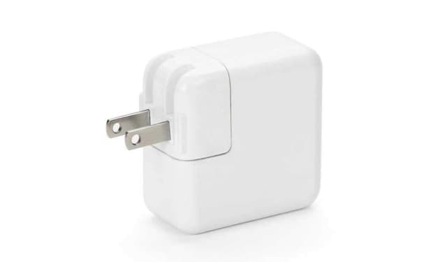 محول طاقة أصلي 30 واط USB-C من Apple