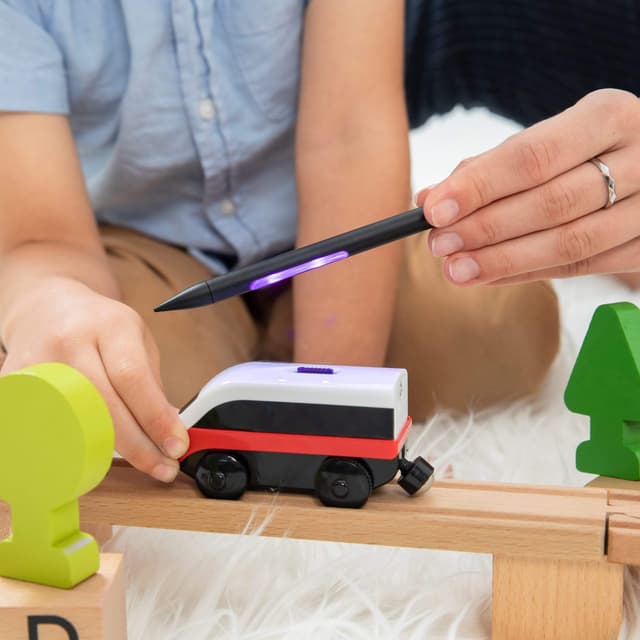 قلم رقمي ومعقم Adonit NOTE UVC Sterilizer Pen & Digital Stylus - أسود