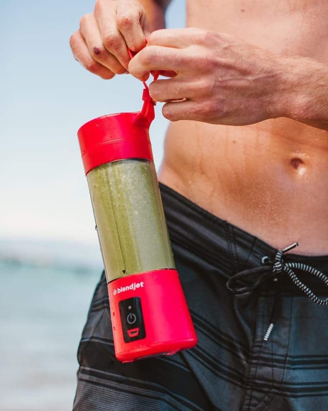 خلاط سموثي محمول 22000 دورة في الدقيقة 6 شفرات ستانلس ستيل أحمر بلند جيت Blendjet Red 22 000 Rpm 6 Stainless Steel Blades Portable Blender