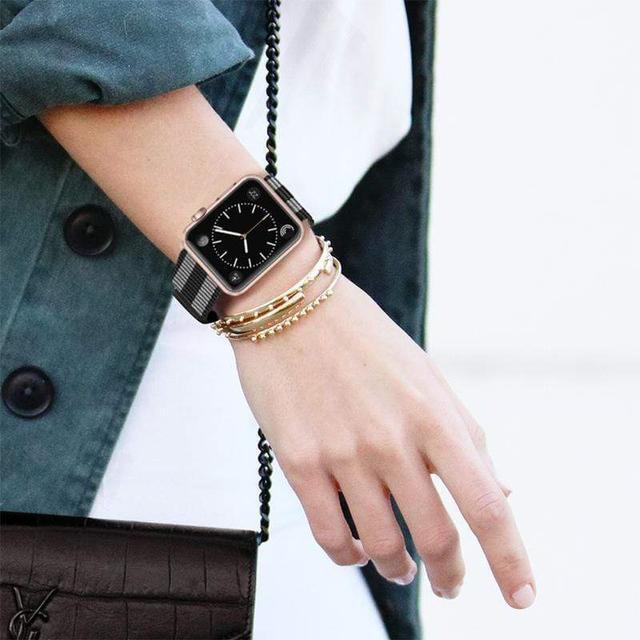 حزام ساعة آبل قماش 38mm أسود Apple Watch Band Nylon Fabric All Series - CASETIFY - SW1hZ2U6MzQ2NzY=