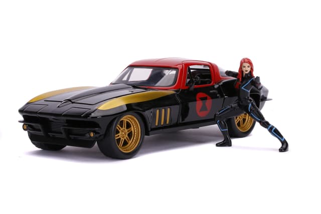 لعبة سيارة Jada - Marvel Black Widow 1966 Chevy 1:24