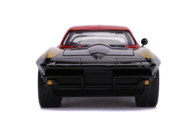 لعبة سيارة Jada - Marvel Black Widow 1966 Chevy 1:24