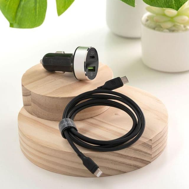شاحن سيارة PD CAR CHARGER KIT 36W UC10D + C TO L 1.2M CABLE - موماكس - 335531