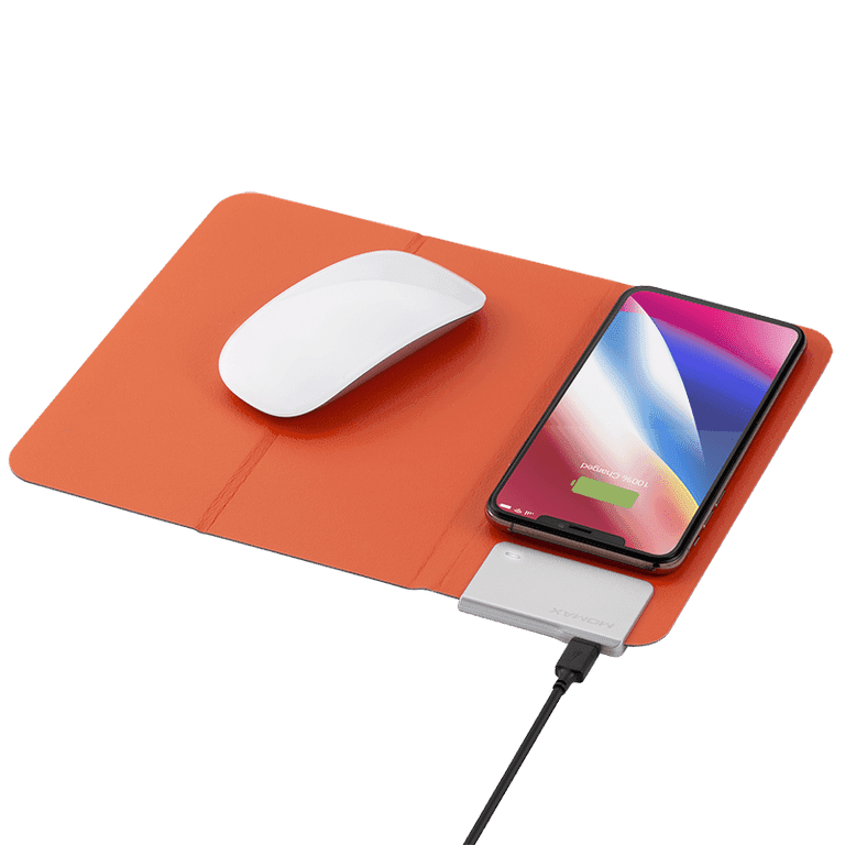 momax q mouse pad with built in fast wireless charger orange