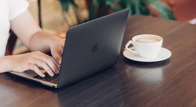 moshi macbook pro 13 iglaze with or without touch bar ultra slim hardshell case stealth black