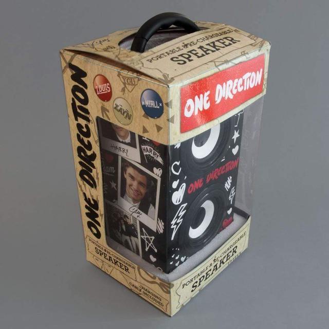 one direction party speaker with autographs - SW1hZ2U6MzY2OTY=