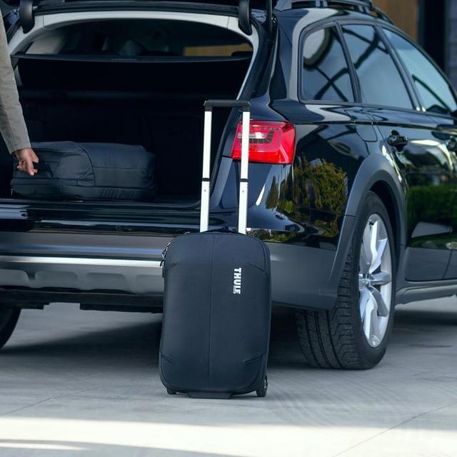 حقيبة سفر 36 لتر THULE Subterra Rolling Carry-On  Dark Shadow - SW1hZ2U6MzY5NTc=