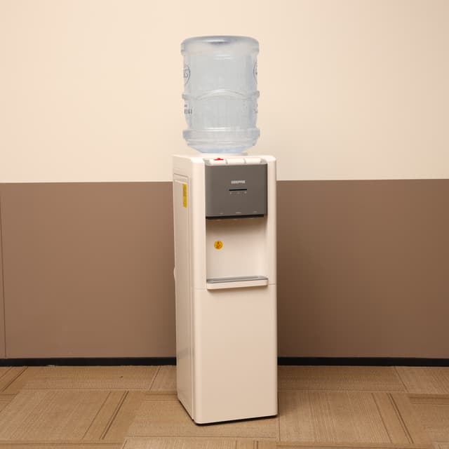 موزع مياه كولر ماء جيباس Geepas Hot and Water Dispenser/Cabinet - 125868