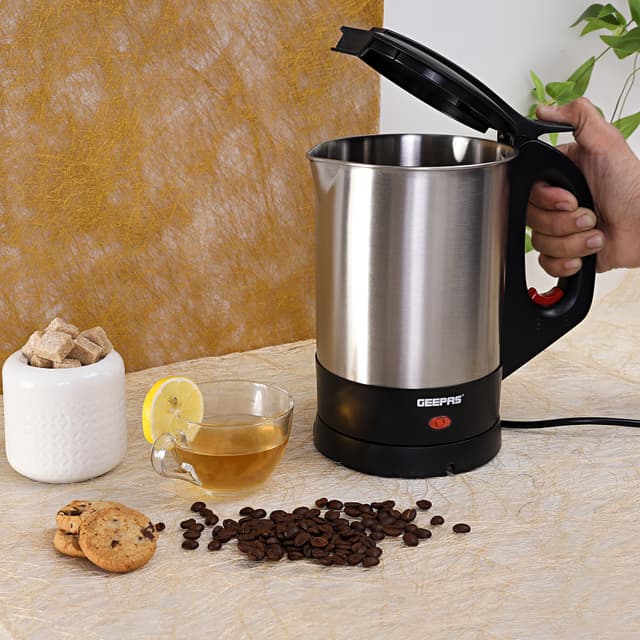 غلاية ماء كهربائية Geepas 2200W 1.8L Electric Kettle - Portable Fast Boil  for General Use, Concealed Stainless Steel Body