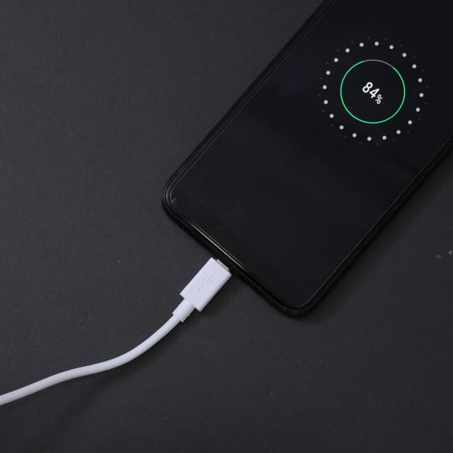 Geepas Lightning Cable - iPhone Charger Cable, USB Fast Charging Cable for iPhone 7 plus/ 7/ 6s/ 6 plus/ 5c/ iPad pro/ iPad air and other apple models - White