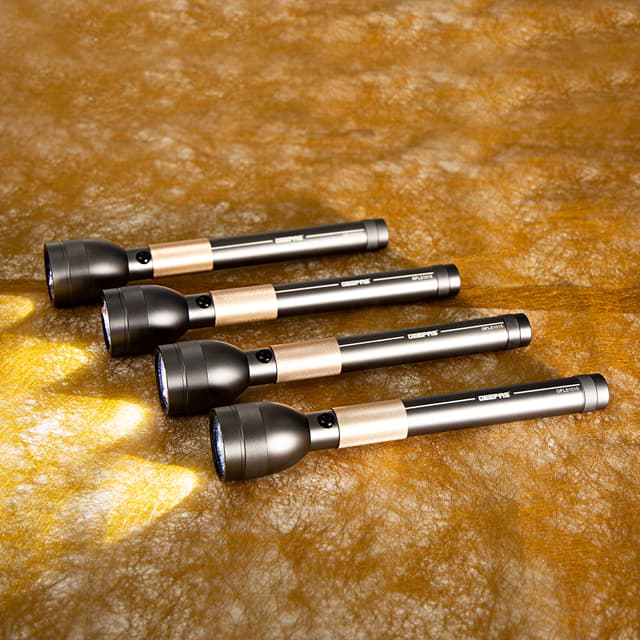 كشاف يدوي ( 4 قطع ) قابل لإعادة الشحن  Geepas - LED Flashlight