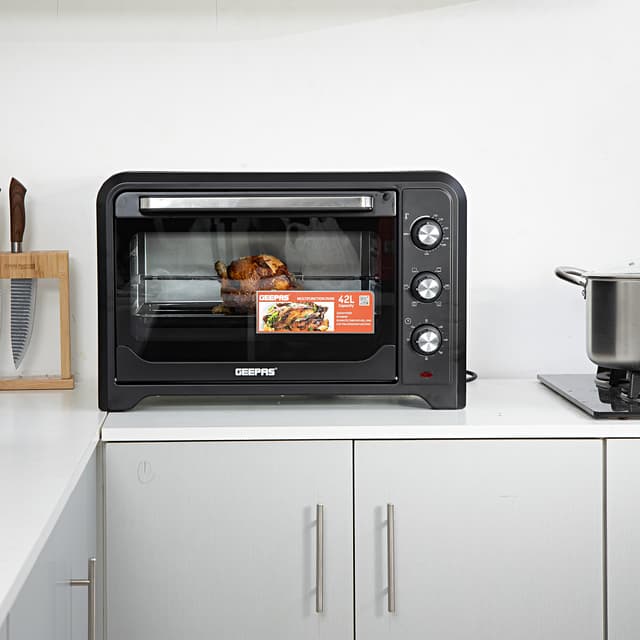 فرن كهربائي جيباس بسعة 42 لتر بقوة 2000 واط  Geepas Electric Oven with Rotisserie 42L - 122510