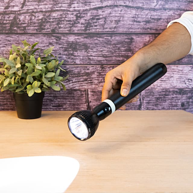 كشاف يدوي Geepas Rechargeable LED Flashlight 357MM - 6 Hours Continuous Working with 330mAh Rechareable Battery