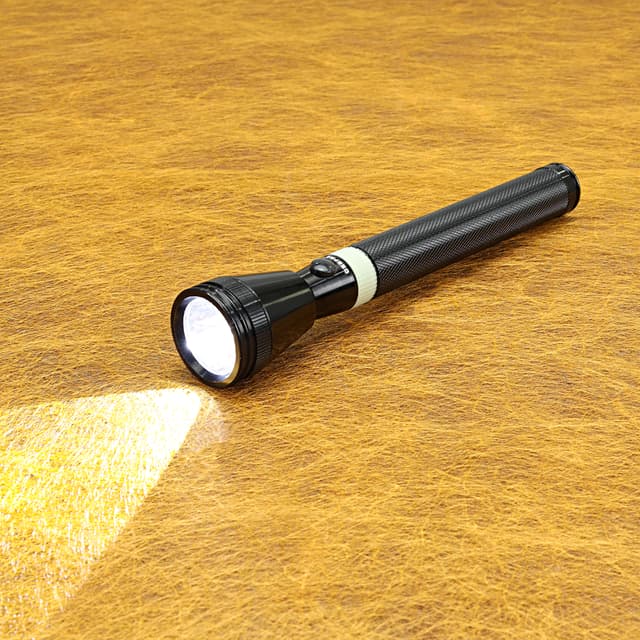 كشاف يدوي Rechargeable LED Flashlight Geepas