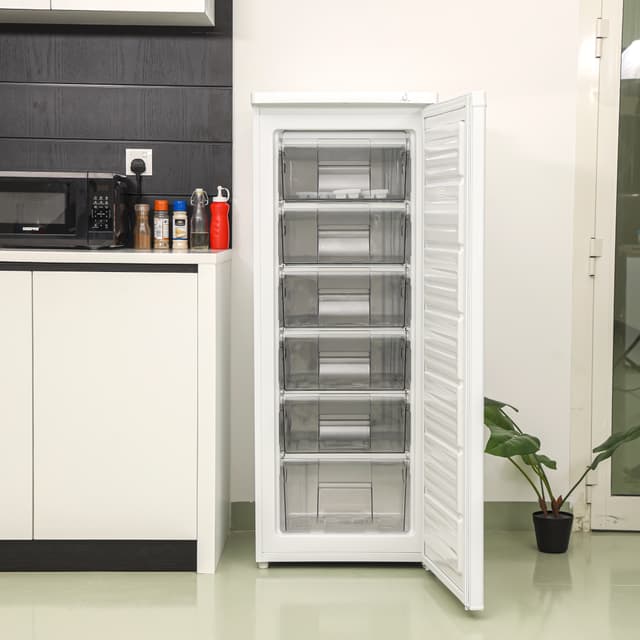 فريز جيباس عامودية 200 لتر Geepas Upright Freezer - 122839