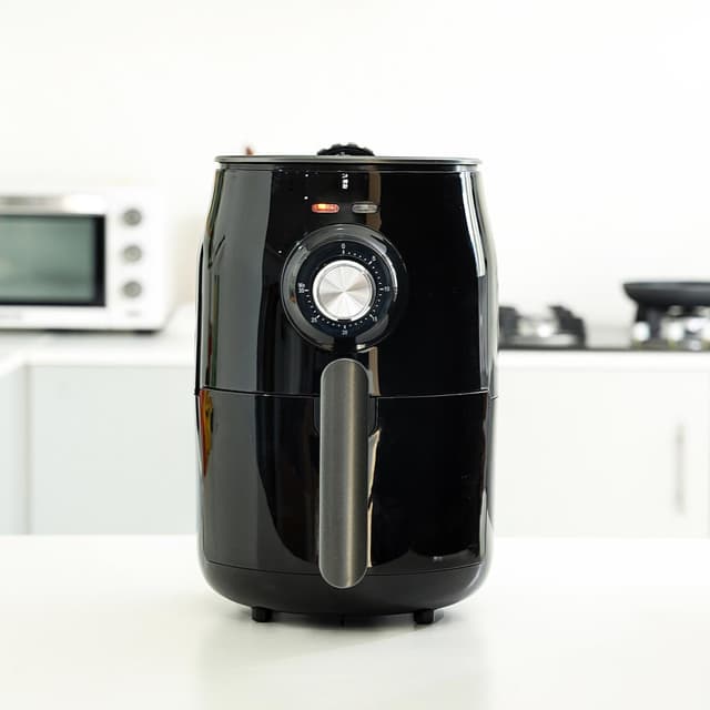 قلاية هوائية صغيرة من جيباس بسعة 1.8 لتر بموقت أسود جيباس Geepas Black Timer Control 1.8L Overheat Protection Small Air Fryer