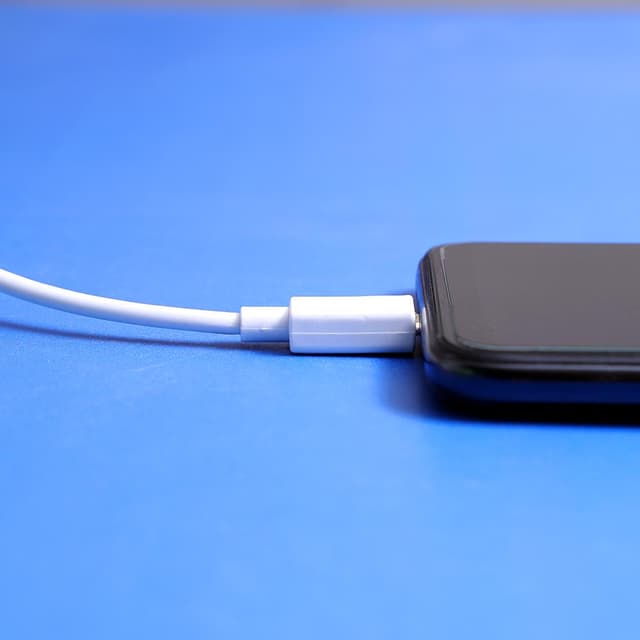 Geepas Micro USB CABLE - Fast Charging Cable, Ideal for Samsung LG, Motorola, HTC, Nokia, Lexus, Huawei, Sony, GoPro & More - Fast charging & data Sharing