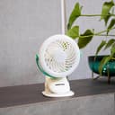 مروحة صغيرة قابلة للشحن من جيباس Geepas Rechargeable Clip Fan with Light بسعة 1200 مللي أمبير