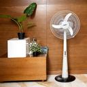 مروحة عمودية بالبطارية قابلة لإعادة الشحن Geepas Rechargeable Fan