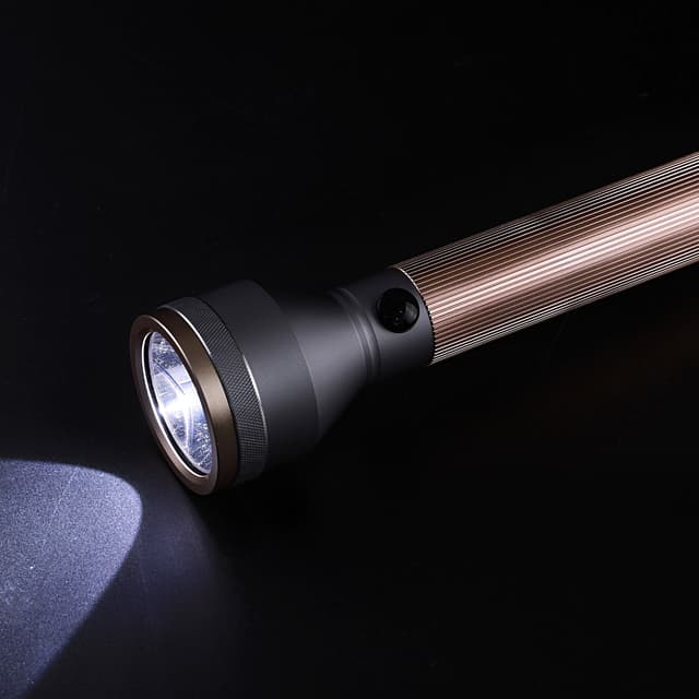 مصباح كشاف Geepas Rechargeable LED Flashlight with Power Bank 4000 mAh Battery
