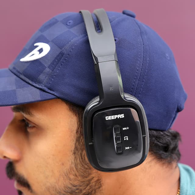 سماعات رأس لاسلكية Geepas Wireless Bluetooth Headphones