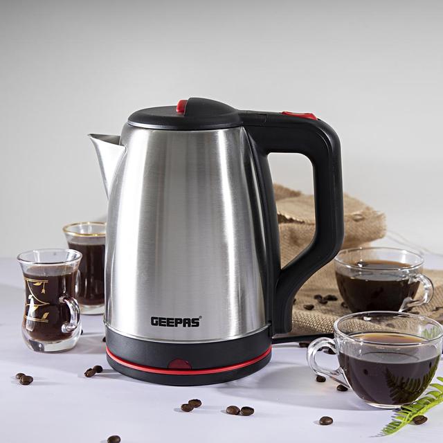 غلاية جيباس الكهربائية Geepas 1.8L Electric Kettle - Stainless Steel Body