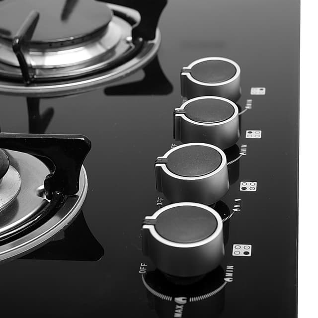 Geepas GK4410 4-Burner Gas Cooker- Size 130/100/70/50 mm Respectively - 8mm Tempered Glass Worktop, Automatic Ignition, 4 heating Zones - Stainless Steel Frame - 121807