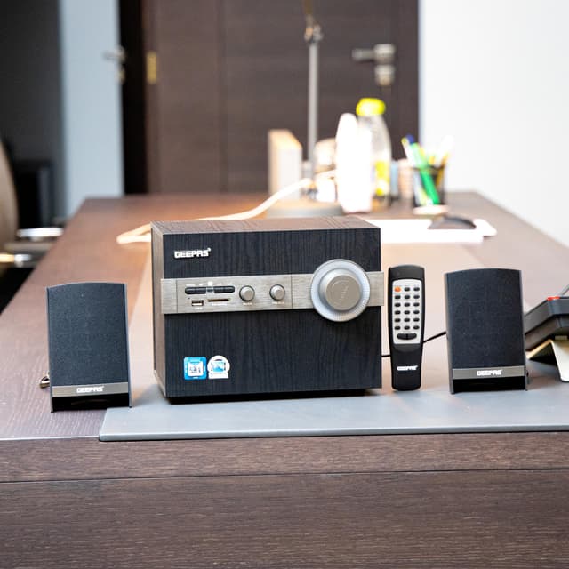 مكبر صوت متعدد الوسائط (20000 W ) Geepas