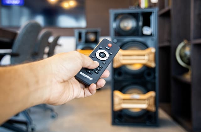 مكبري صوت بقوة 7000 واط  2Channel Professional Speakers 70000watt - Geepas